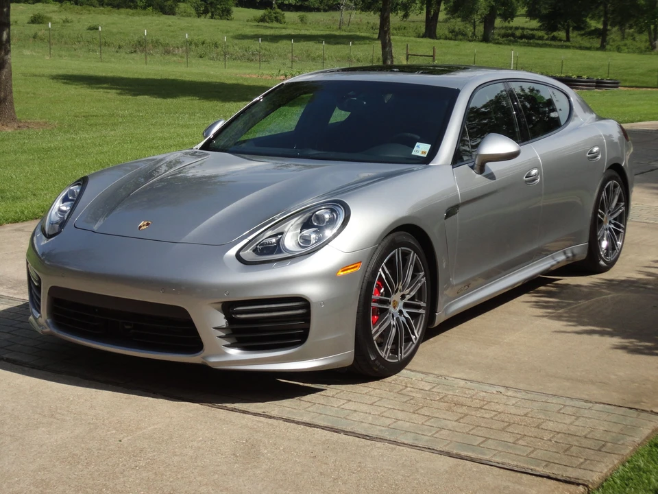 2015 Porsche 970 Panamera GTS - Image 2 of 10