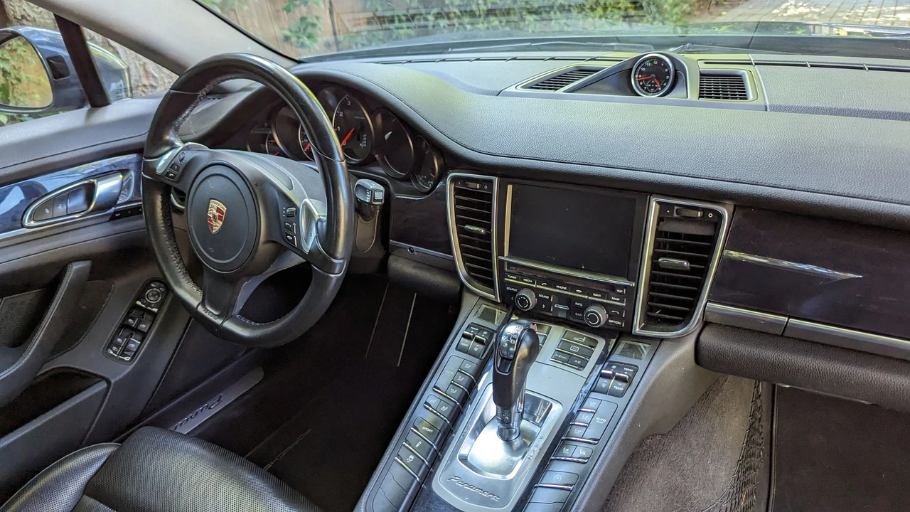 2015 Porsche 970 Panamera - Image 11 of 16