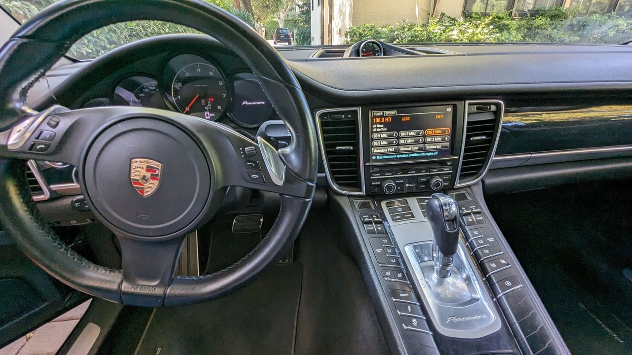 2015 Porsche 970 Panamera - Image 5 of 16
