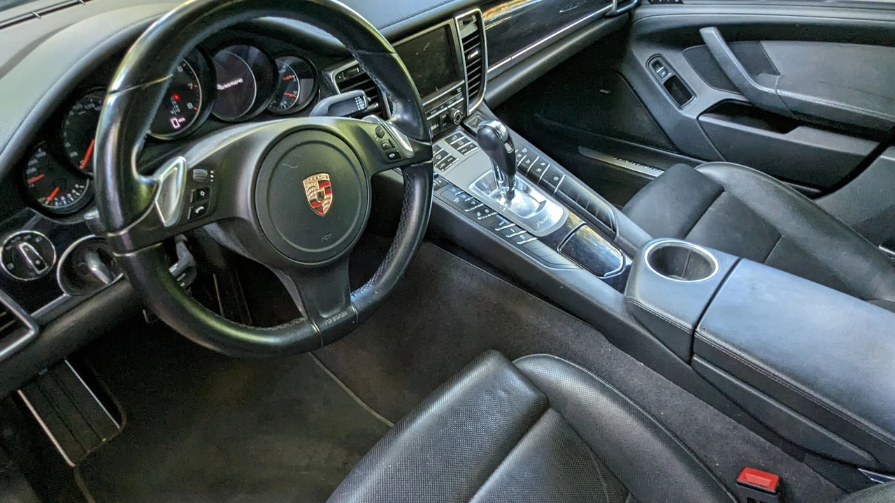 2015 Porsche 970 Panamera - Image 16 of 16