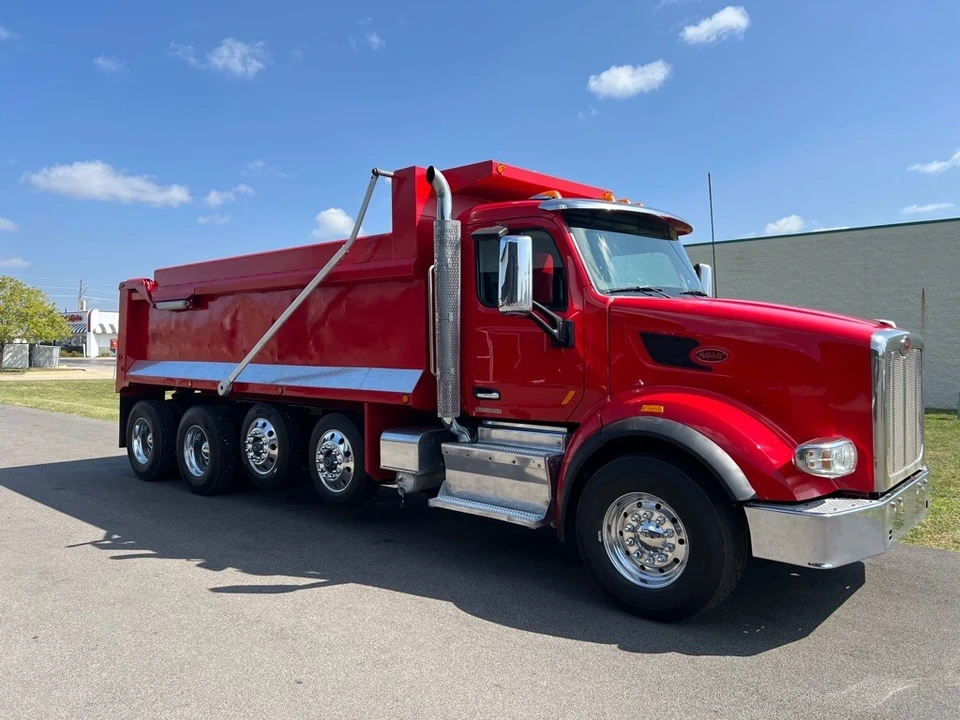 2015 Peterbilt - Image 2 of 12