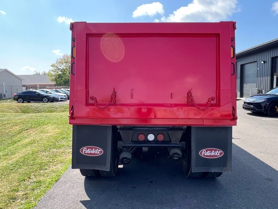 2015 Peterbilt - Image 9 of 12