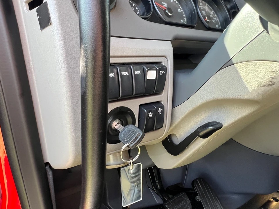 2015 Peterbilt - Image 19 of 21