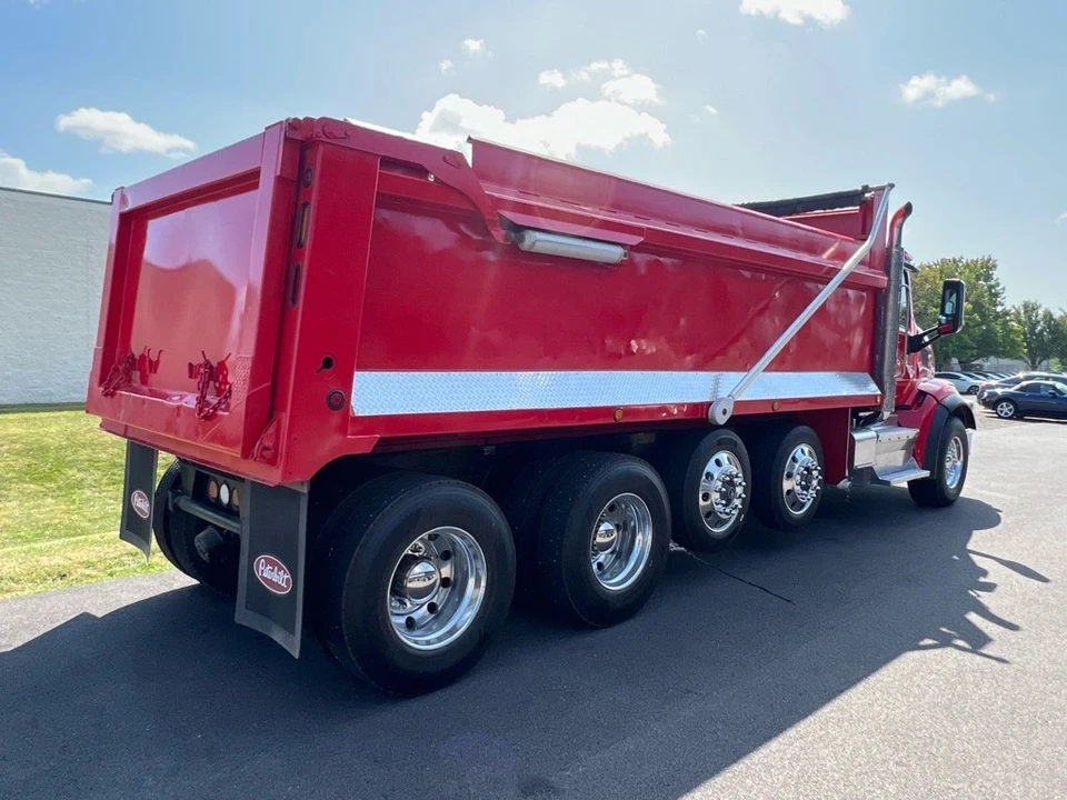 2015 Peterbilt - Image 6 of 12