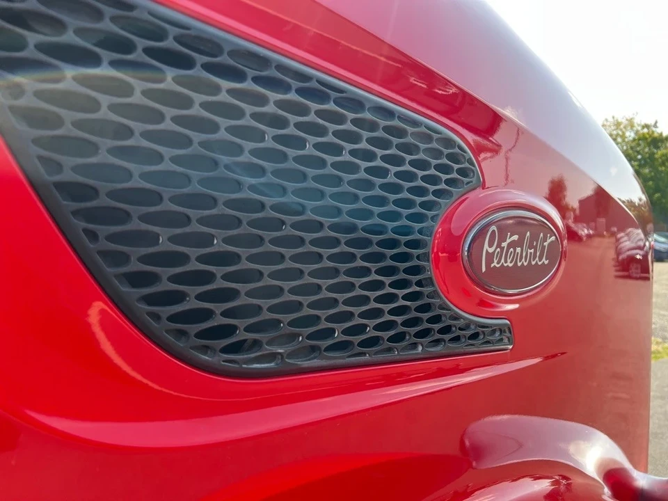 2015 Peterbilt - Image 4 of 21