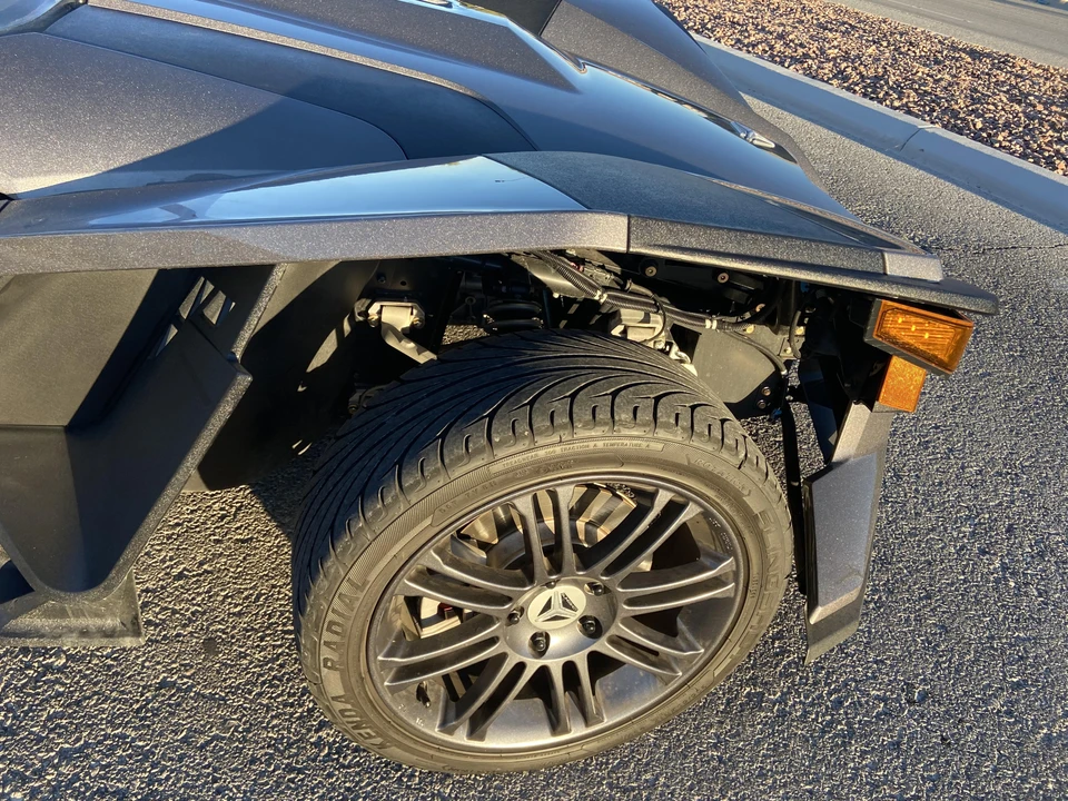 2015 Polaris Slingshot - Image 29 of 31