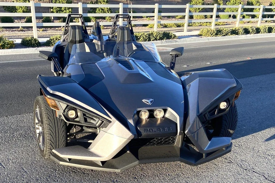 2015 Polaris Slingshot - Image 2 of 31