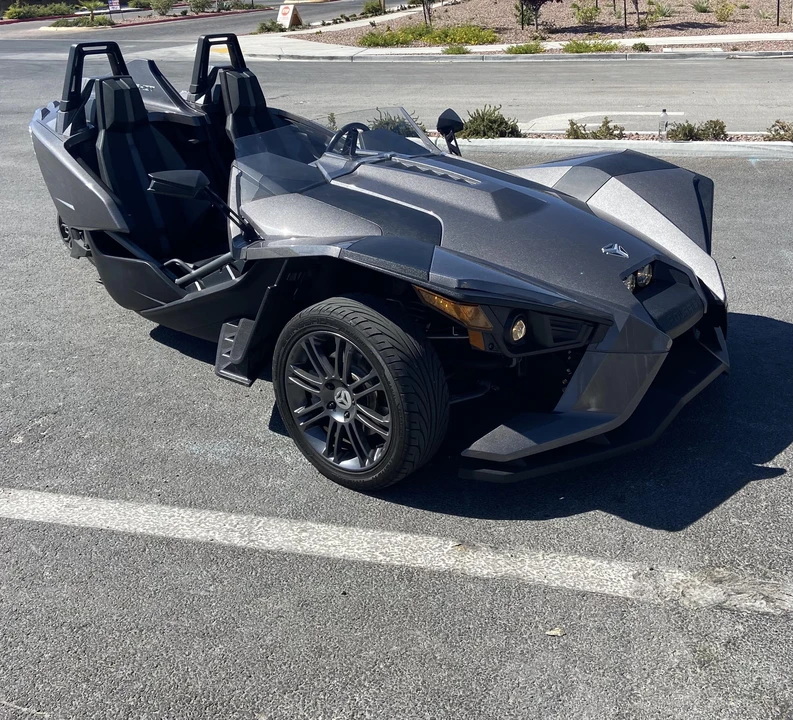 2015 Polaris Slingshot - Image 17 of 31