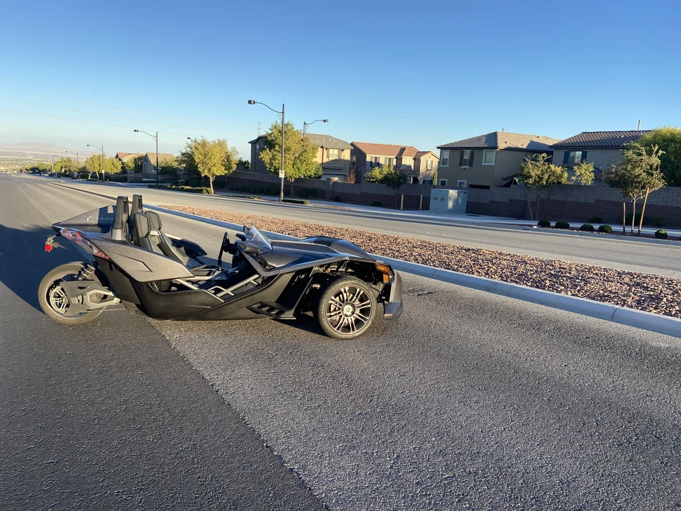 2015 Polaris Slingshot - Image 14 of 31