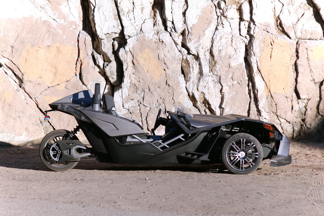 2015 Polaris Slingshot - Image 8 of 9