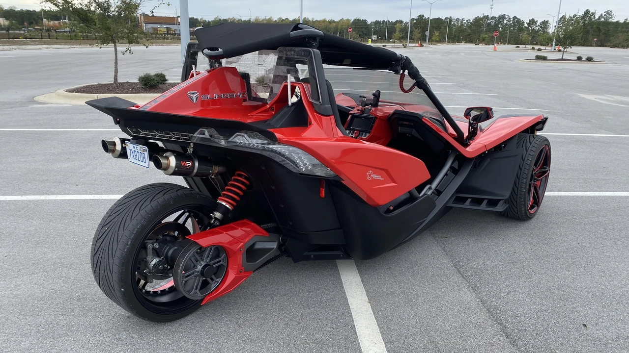2015 Polaris Slingshot - Image 28 of 31
