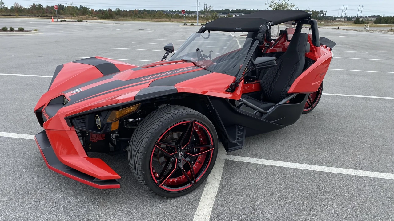 2015 Polaris Slingshot - Image 12 of 31