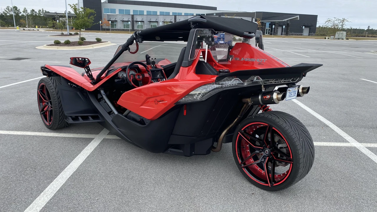 2015 Polaris Slingshot - Image 19 of 31