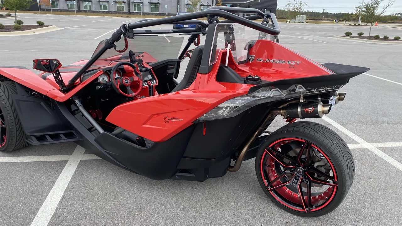 2015 Polaris Slingshot - Image 18 of 31