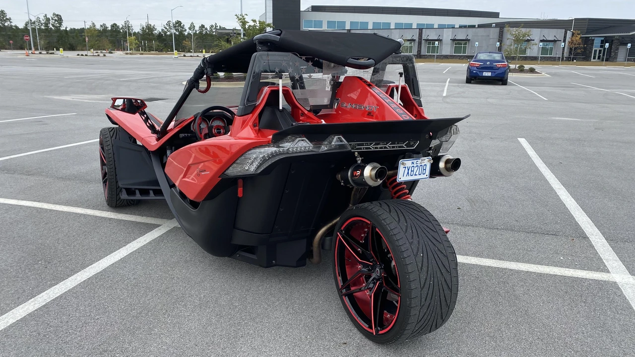 2015 Polaris Slingshot - Image 21 of 31