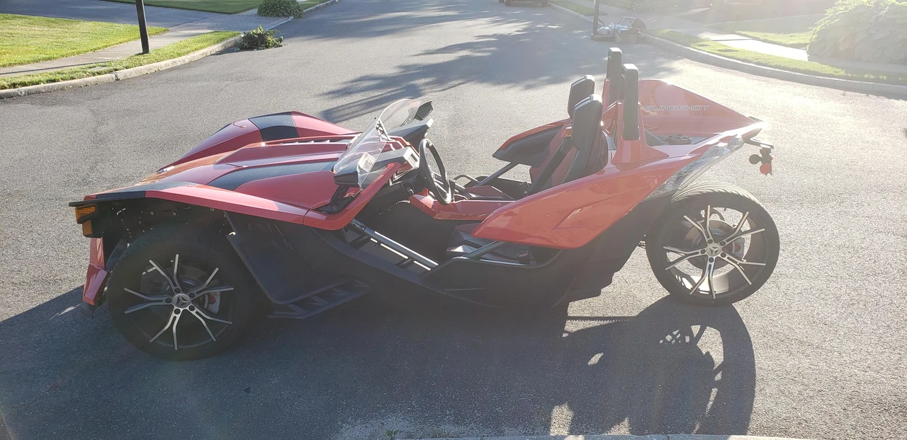 2015 Polaris Slingshot - Image 11 of 31
