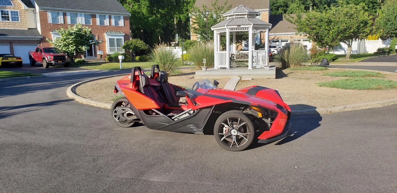 2015 Polaris Slingshot - Image 3 of 31