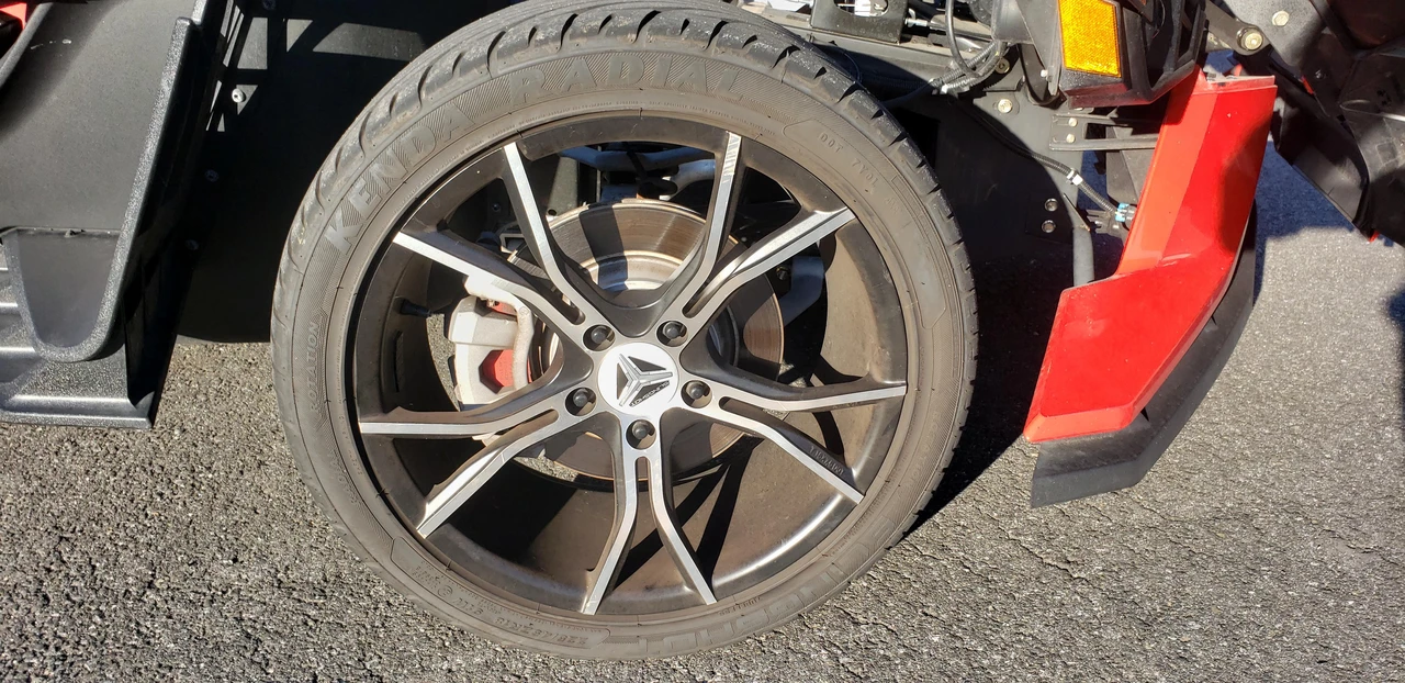 2015 Polaris Slingshot - Image 22 of 31