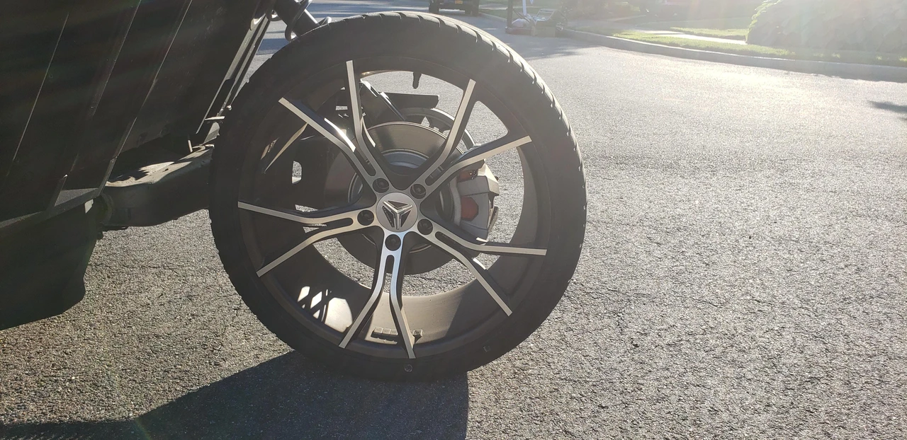 2015 Polaris Slingshot - Image 21 of 31