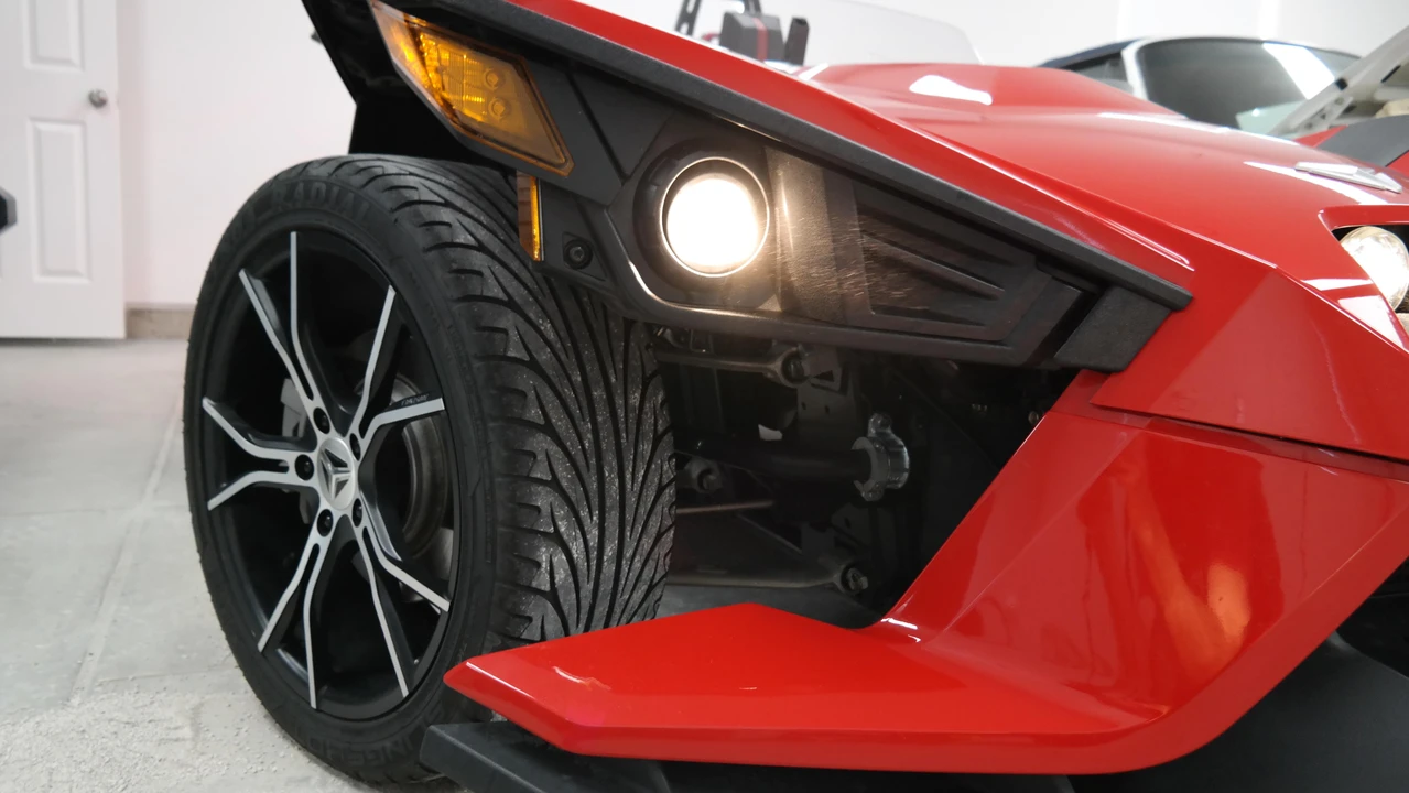 2014 Polaris Slingshot - Image 22 of 31