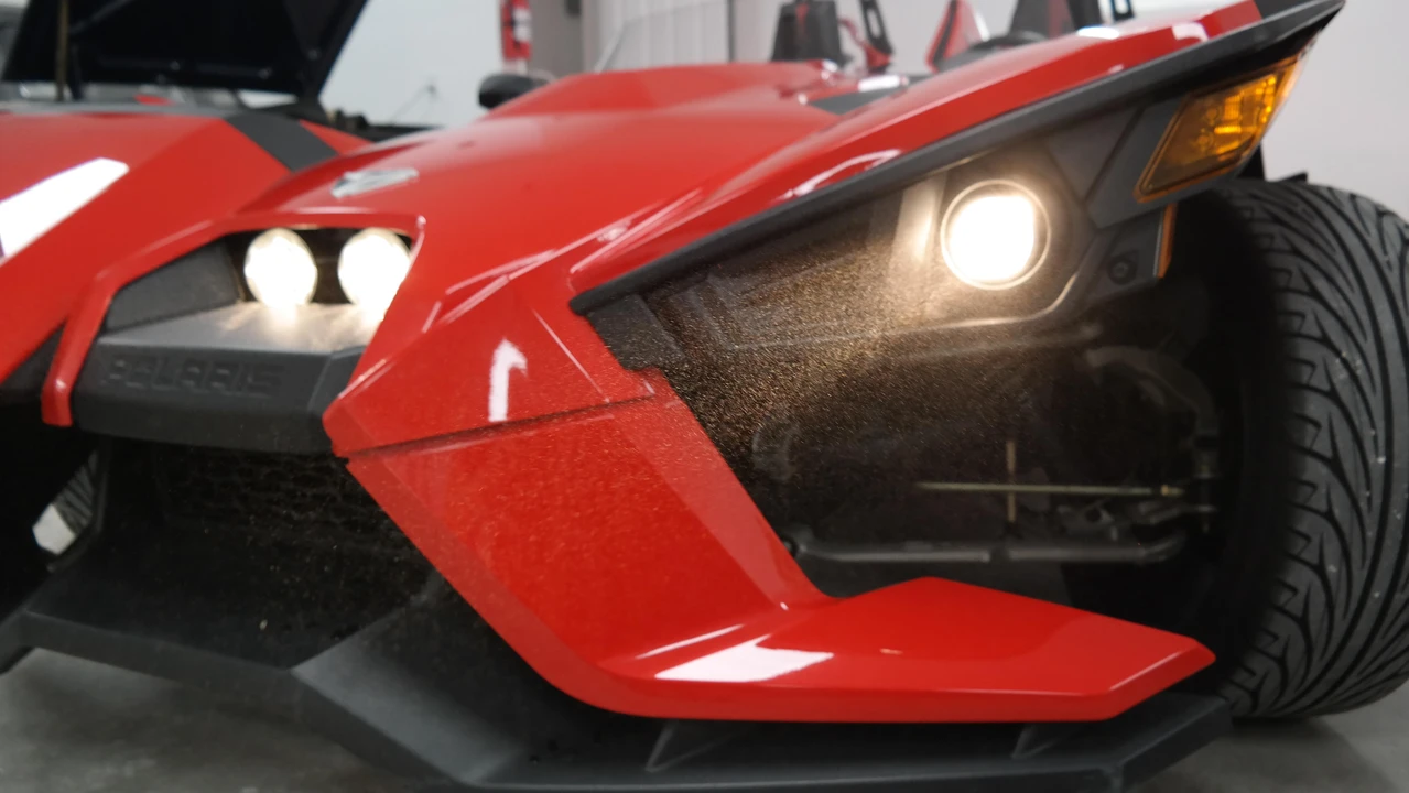 2014 Polaris Slingshot - Image 29 of 31