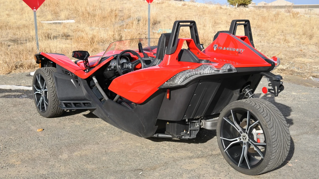 2014 Polaris Slingshot - Image 15 of 31