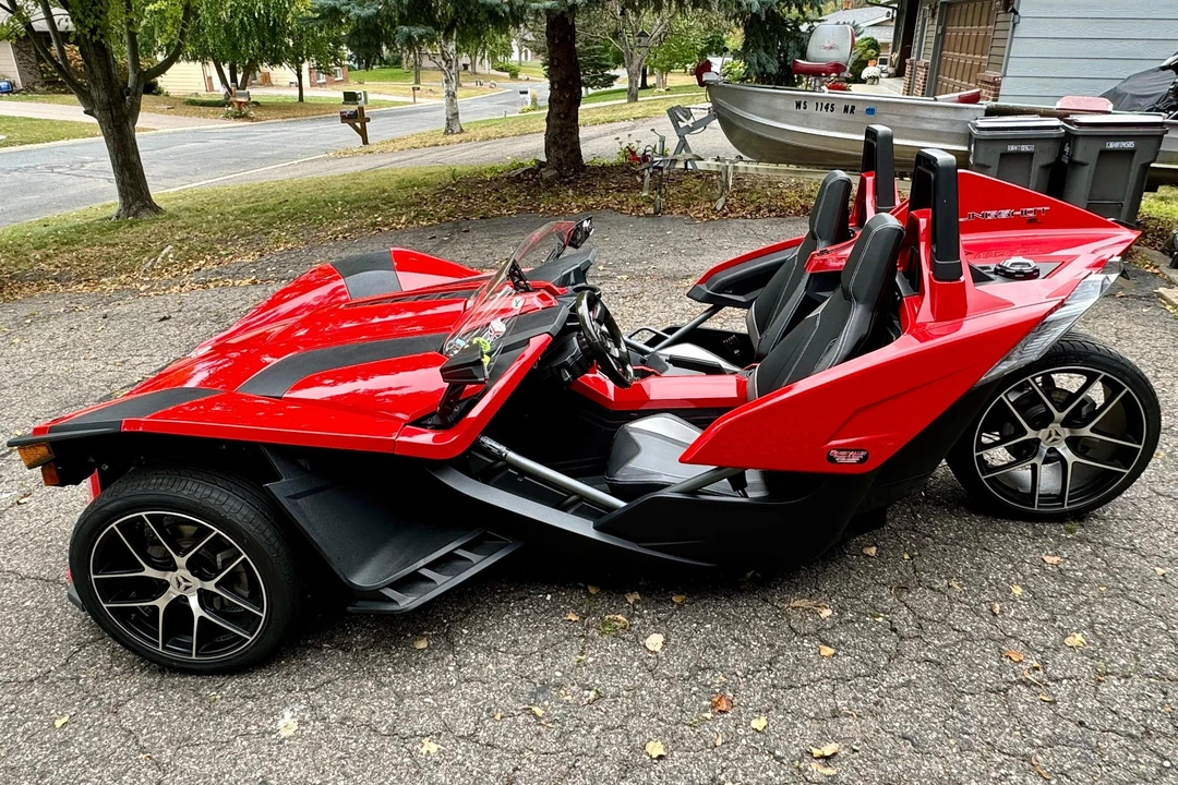 2015 Polaris Slingshot - Image 3 of 31