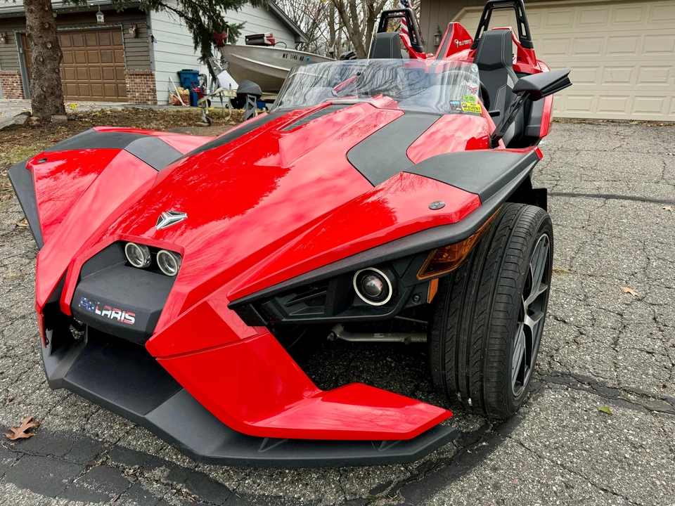 2015 Polaris Slingshot - Image 9 of 31