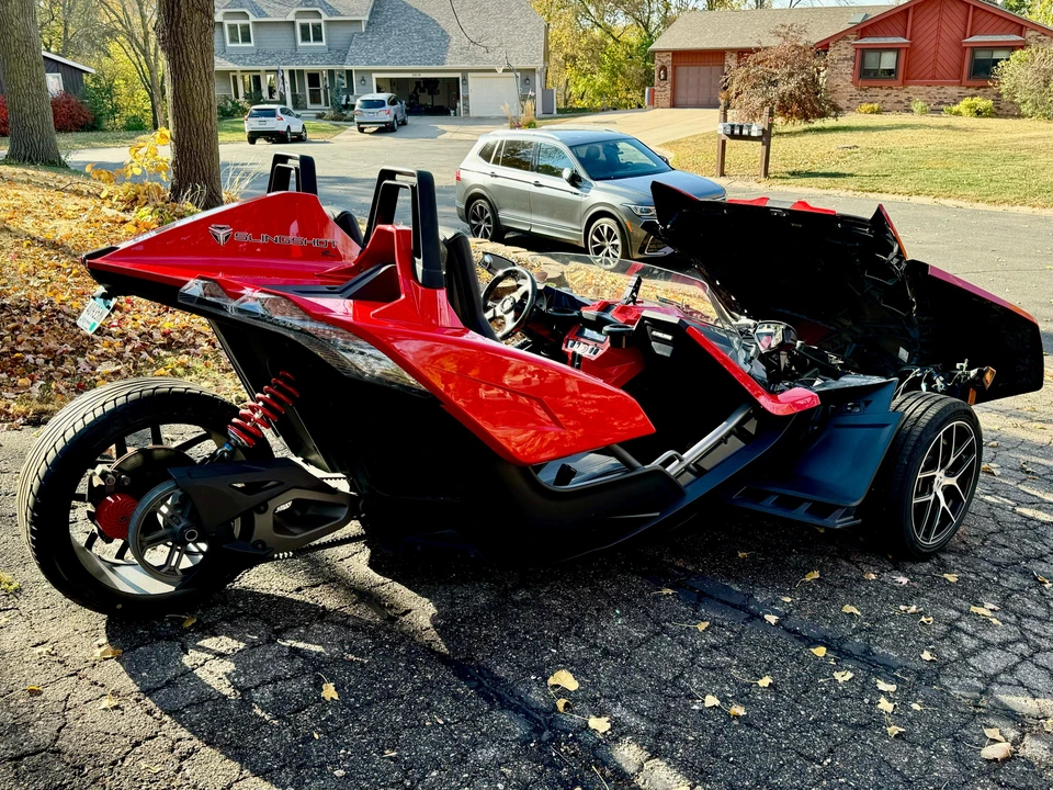 2015 Polaris Slingshot - Image 23 of 31