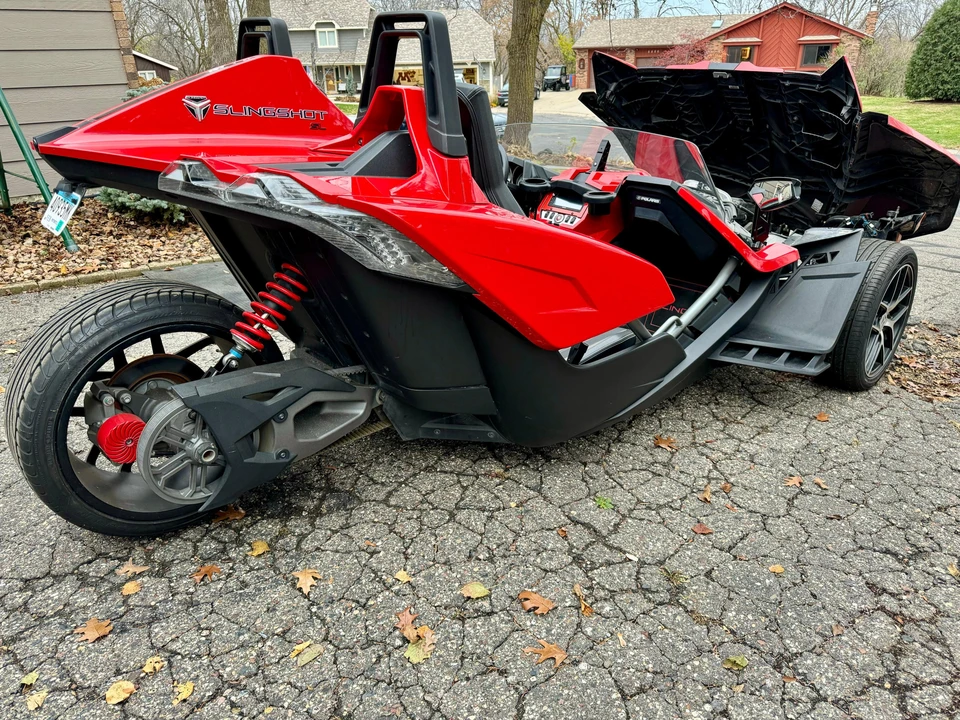 2015 Polaris Slingshot - Image 17 of 31