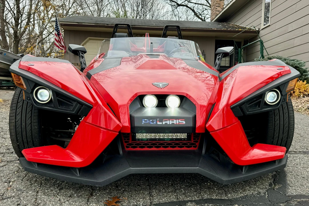 2015 Polaris Slingshot - Image 2 of 31