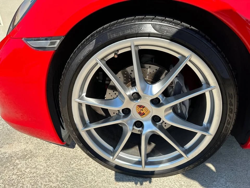 2015 Porsche 911 - Image 17 of 20