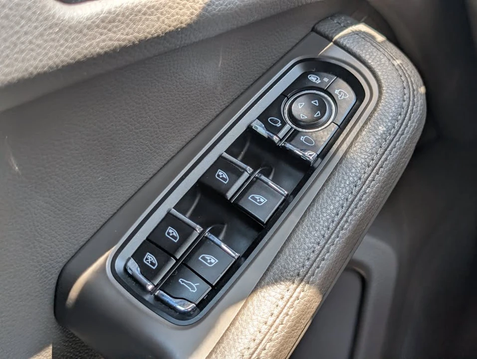 2015 Porsche Macan S - Image 19 of 20