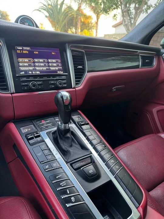 2015 Porsche Macan Turbo - Image 12 of 19