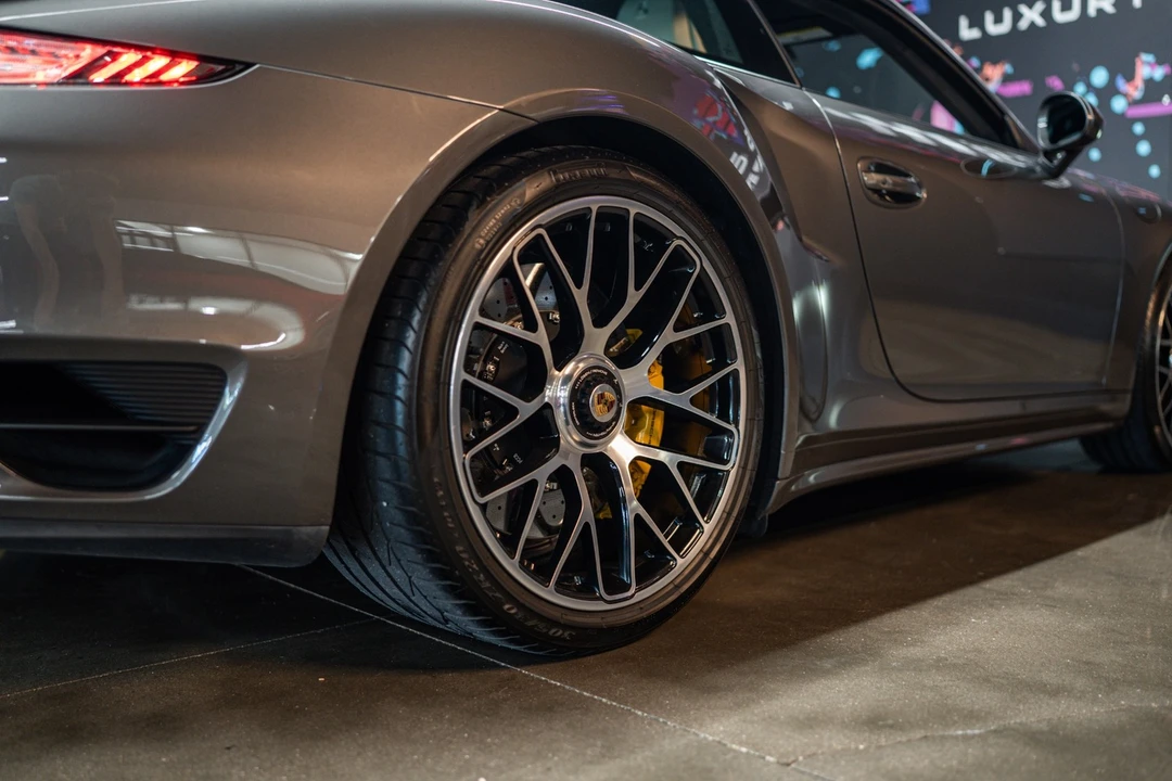 2015 Porsche 991 Carrera GTS - Image 18 of 20