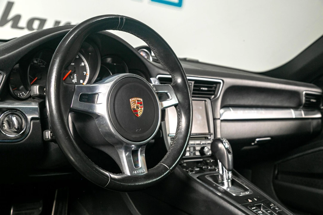 2015 Porsche 991 Turbo - Image 2 of 31
