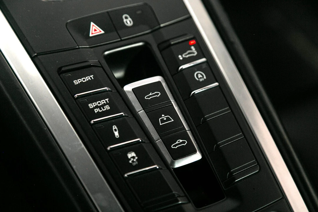2015 Porsche 991 Turbo - Image 29 of 31