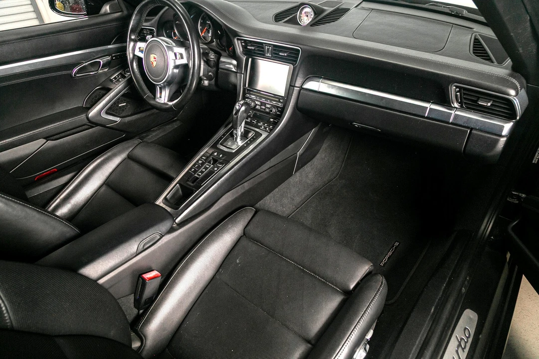 2015 Porsche 991 Turbo - Image 25 of 31