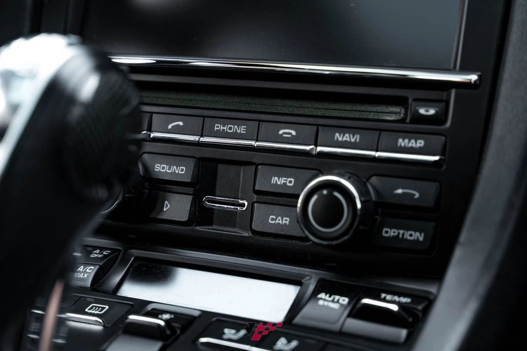 2015 Porsche 991 Turbo - Image 12 of 31