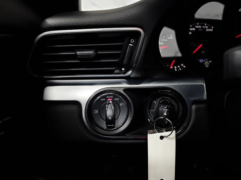 2015 Porsche 991 Carrera - Image 29 of 31