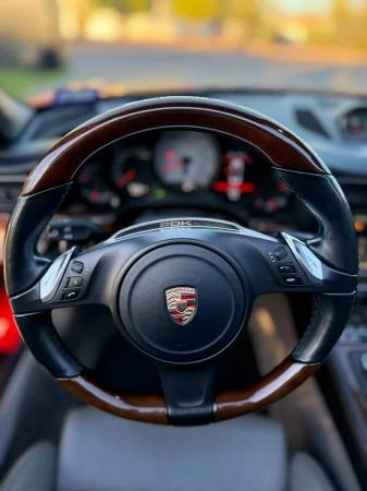 2015 Porsche 991 Targa 4 & 4S - Image 9 of 15