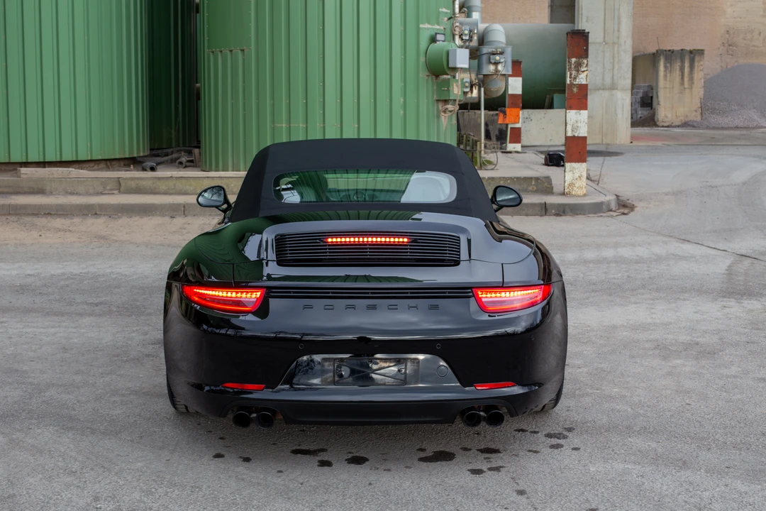 2015 Porsche 991 Carrera GTS - Image 12 of 31