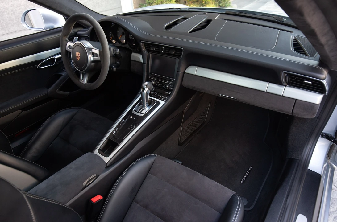 2015 Porsche 991 GT3 - Image 21 of 31