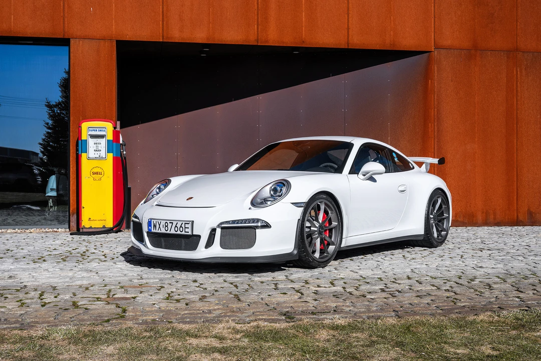 2015 Porsche 991 GT3 - Image 3 of 31