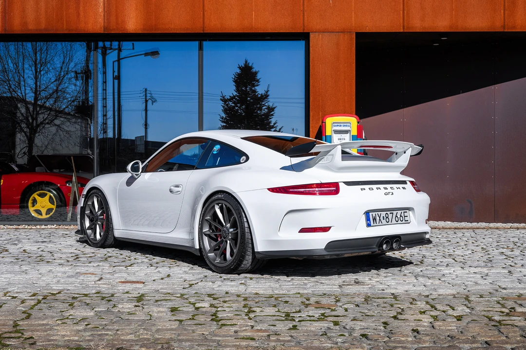 2015 Porsche 991 GT3 - Image 5 of 31