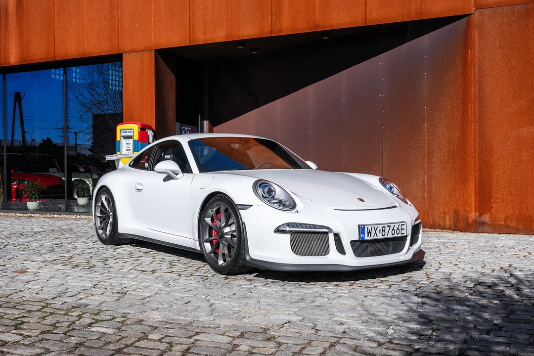 2015 Porsche 991 GT3 - Image 16 of 31