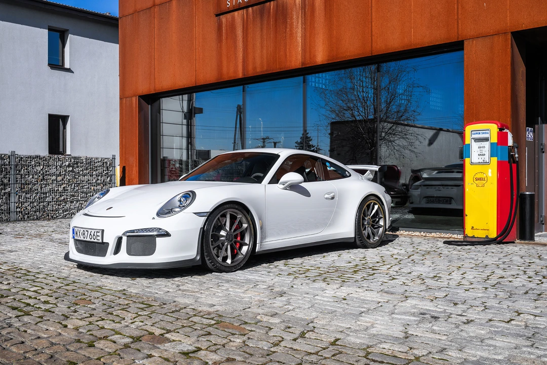 2015 Porsche 991 GT3 - Image 18 of 31