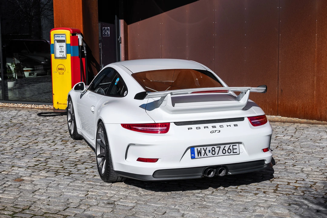 2015 Porsche 991 GT3 - Image 13 of 31