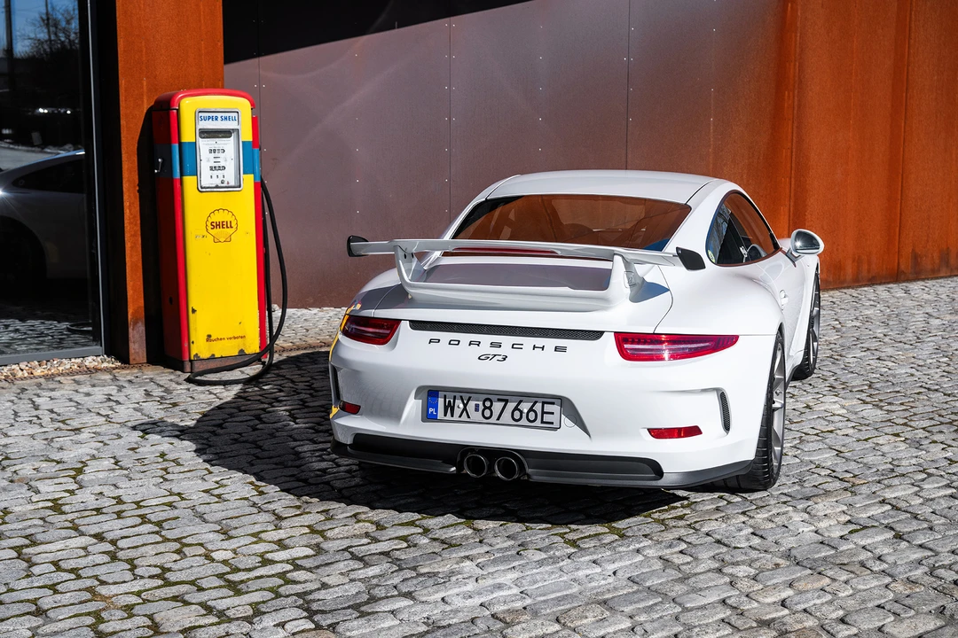 2015 Porsche 991 GT3 - Image 14 of 31