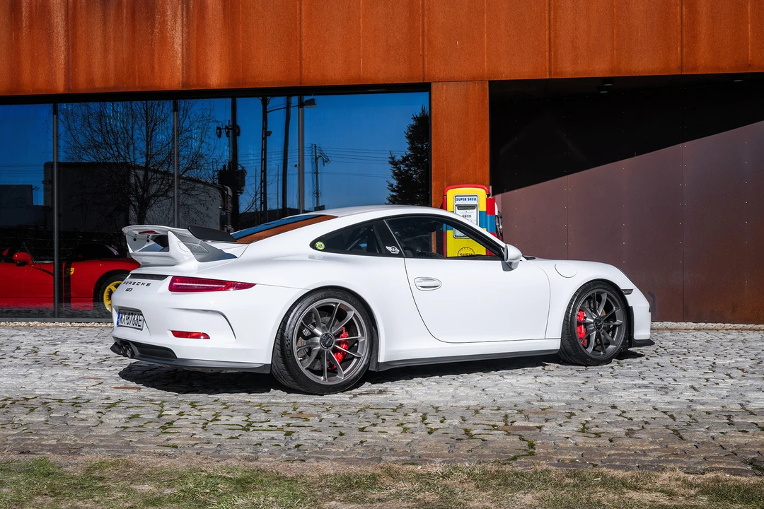 2015 Porsche 991 GT3 - Image 15 of 31